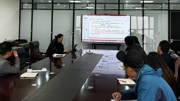 提高財務(wù)管理效率  促進(jìn)公司健康發(fā)展——有色駝城召開財務(wù)報銷制度專題培訓(xùn)