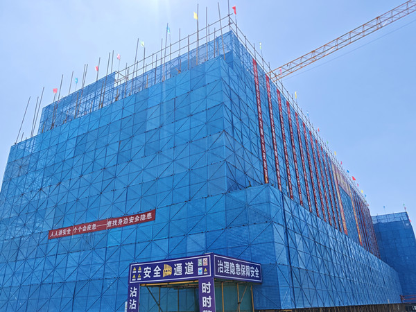 主體結(jié)構(gòu)封頂！