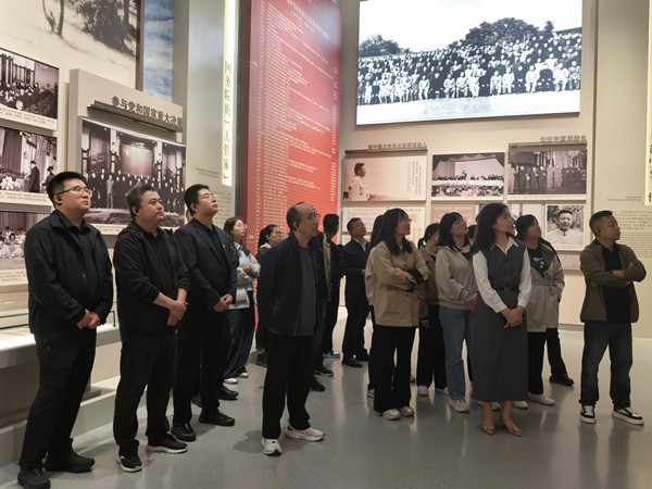 傳承革命精神，凝聚奮進(jìn)力量——公司第一、第六黨支部聯(lián)合開(kāi)展主題黨日活動(dòng)