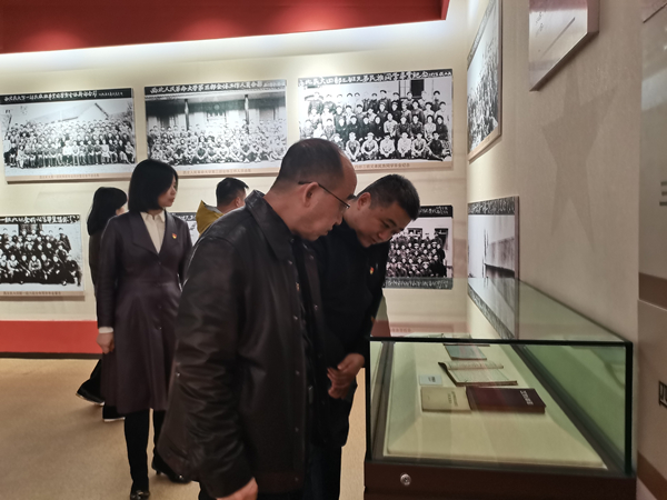 1699925765444692.jpg 參觀1_副本.jpg